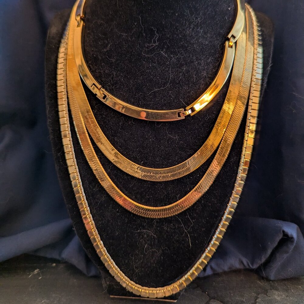 Vintage Gold toned/plated Necklaces